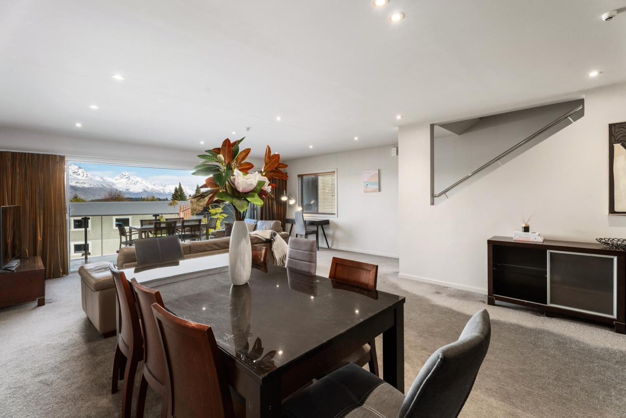 קווינסטאון Lakefront Living - 4 Bedrm Apartment Alpine Vilage מראה חיצוני תמונה